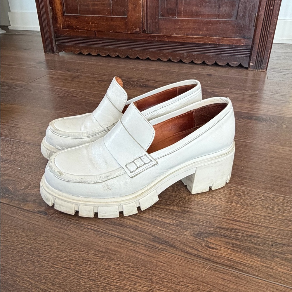 L'INTERVALLE Cream Chunky Lug Sole Loafers